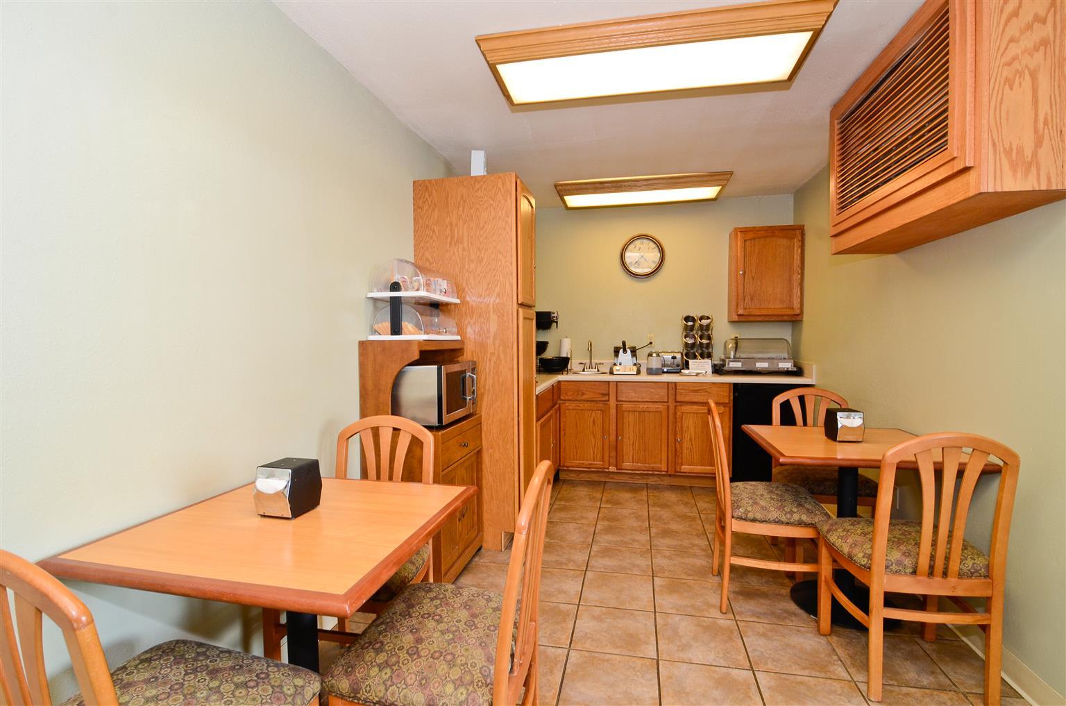 Hotel Super 8 By Wyndham Mcgehee Restaurant photo